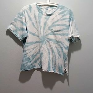 Arie, tie dyed tee with pocket, cuffed sleeve and notched hem.
